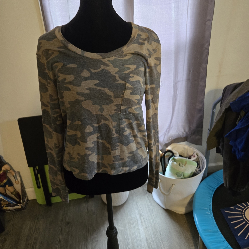 Trendy Camouflage Long Sleeve Top